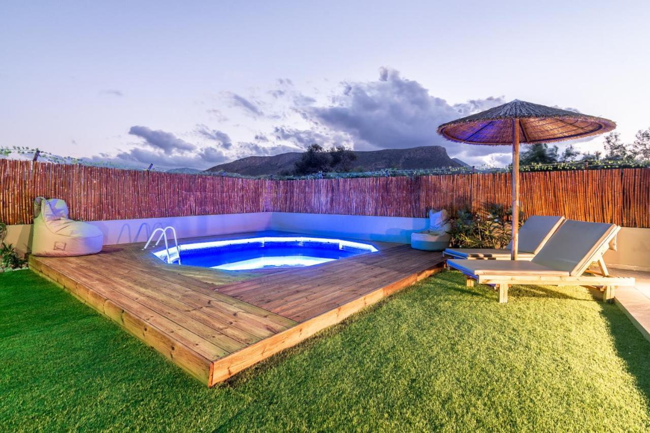 Cozy House With Pool Near Beach Gazi Exteriör bild