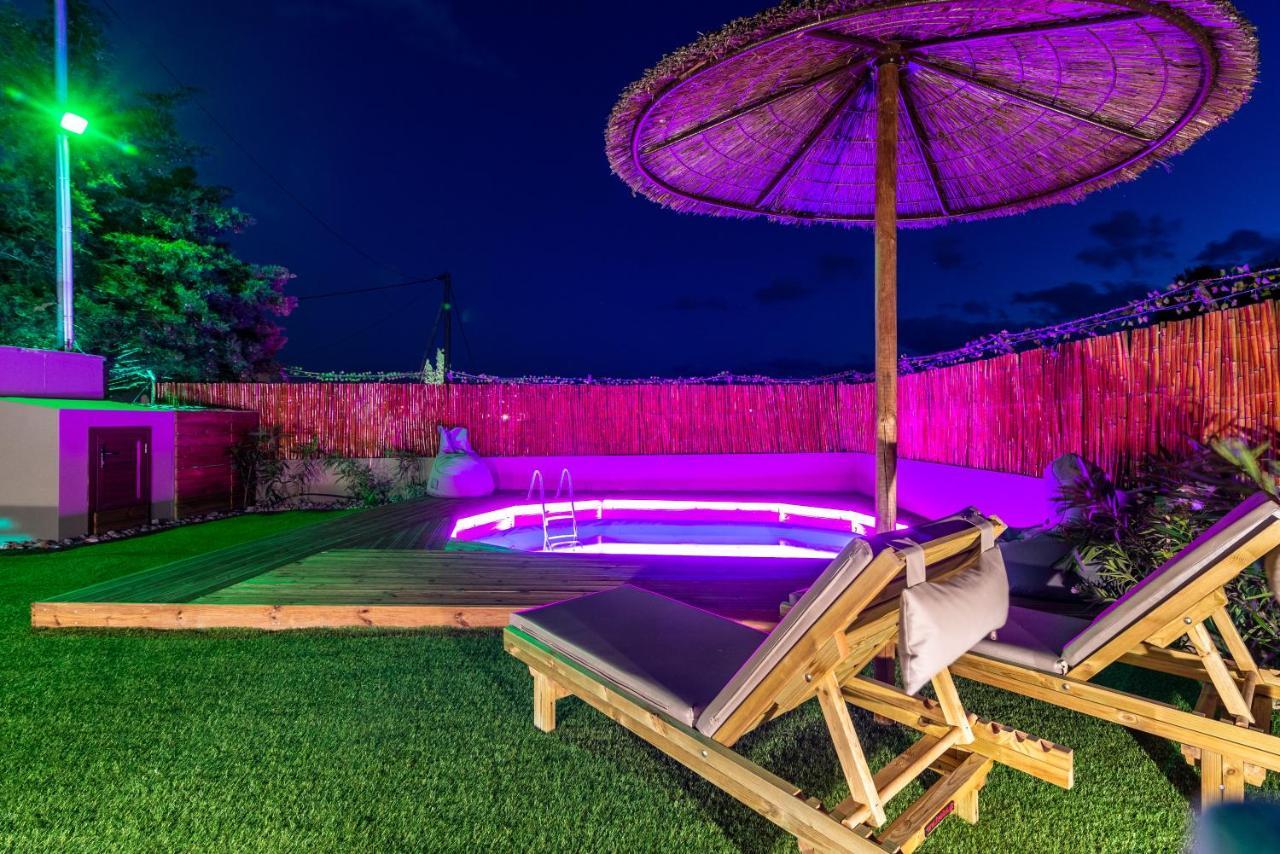 Cozy House With Pool Near Beach Gazi Exteriör bild